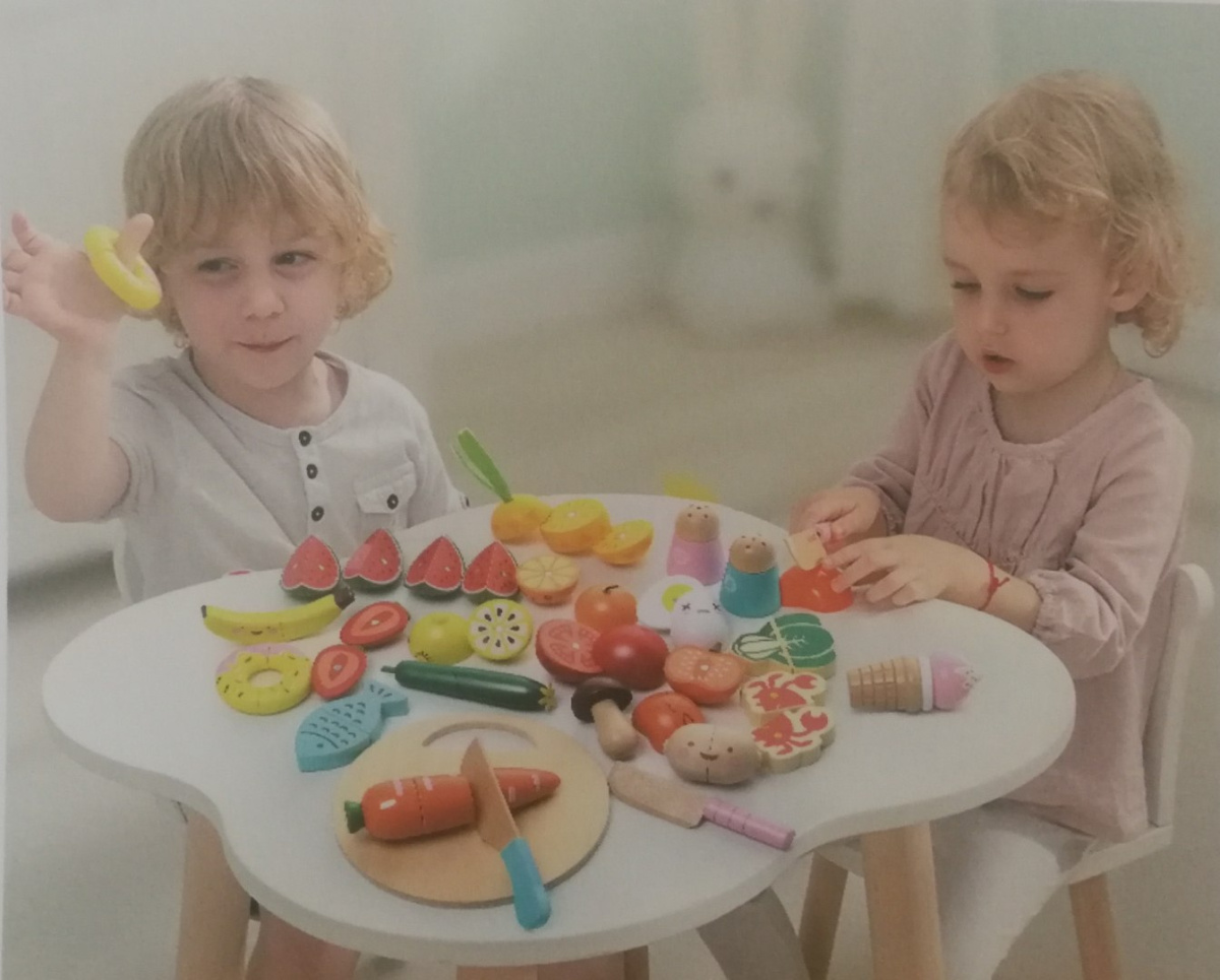 Zestaw warzyw i owoców na rzep do krojenia z deską i nożem Zestaw warzyw i owoców na rzep do krojenia z deską i nożem