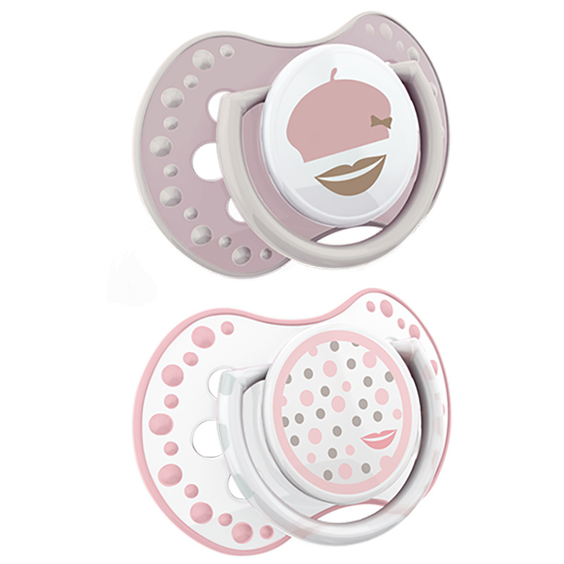 Smoczek uspokajający dla dziecka LOVI 3-6 m Retro Girl 2 szt. Smoczek uspokajający dla dziecka LOVI 3-6 m Retro Girl 2 szt.