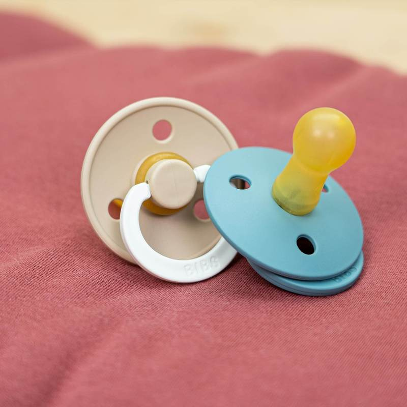 Smoczek uspokający dla dziecka BIBS BABY BLUE S kauczuk Hevea 1szt. Smoczek uspokający dla dziecka BIBS BABY BLUE S kauczuk Hevea 1szt.
