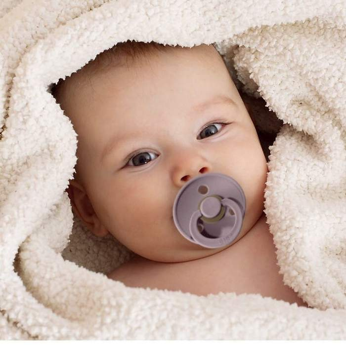 Smoczek uspokający dla dziecka BIBS BABY BLUE S kauczuk Hevea 1szt. Smoczek uspokający dla dziecka BIBS BABY BLUE S kauczuk Hevea 1szt.